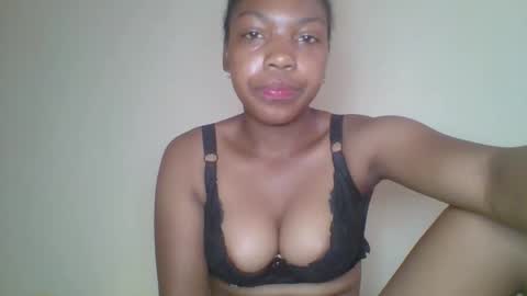 zyraelle_01 online show from 04-18-26, 08:18
