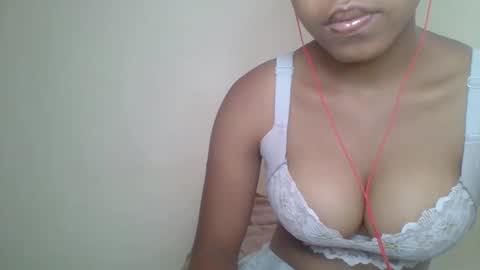 zyraelle_01 online show from 05-22-26, 06:42