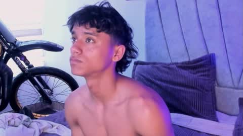 zyzz_1812 online show from 09-19-25, 06:30