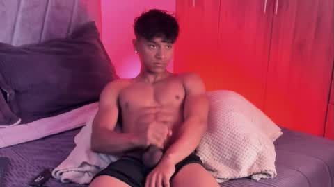 zyzz_1812 online show from 10-01-25, 06:03