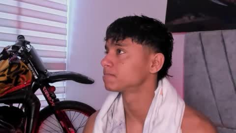 Snapshot of zyzz_1812 chatting on 11-03-25, 05:36 zyzz_1812 online show from 11-03-25, 05:36