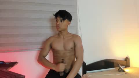 zyzz_1812 online show from 03-26-26, 07:14