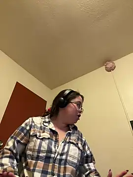 Snapshot of LacieStar chatting on 12-06-24, 09:02 LacieStar online show from 12-06-24, 09:02