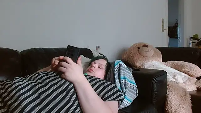 Snapshot of StarZ15 chatting on 02-16-25, 10:54 StarZ15 online show from 02-16-25, 10:54