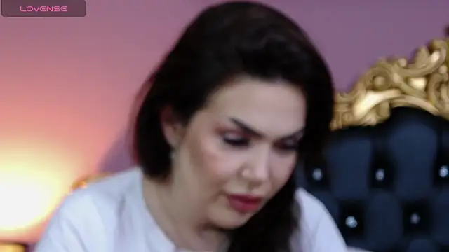 Snapshot of HessaHessy chatting on 02-27-25, 12:02 HessaHessy online show from 02-27-25, 12:02