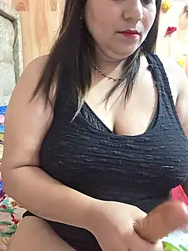 MOM-SUN-COUPLE online show from 06-14-26, 08:16