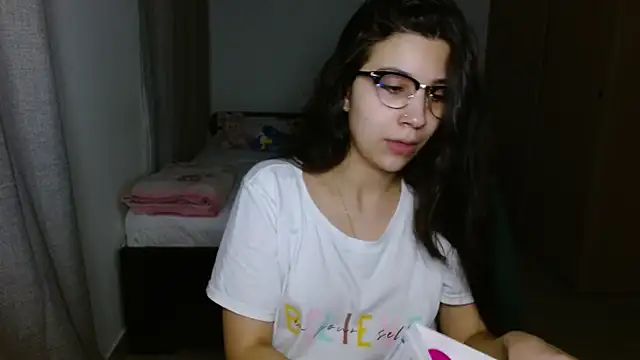 mia  lopez  online show from 11-24-25, 01:05