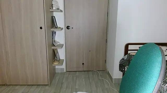 mia  lopez  online show from 04-24-26, 02:47