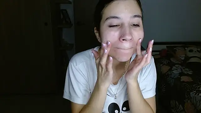 Snapshot of mia__lopez_ chatting on 05-21-26, 04:19 mia lopez online show from 05-21-26, 04:19
