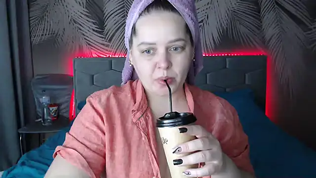 uliastar online show from 01-20-25, 07:15