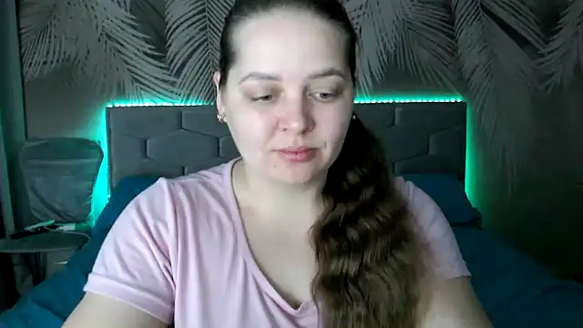 uliastar online show from 01-25-25, 08:42