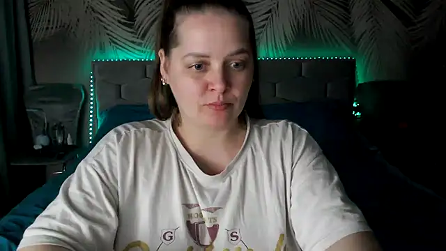 uliastar online show from 04-11-26, 01:59