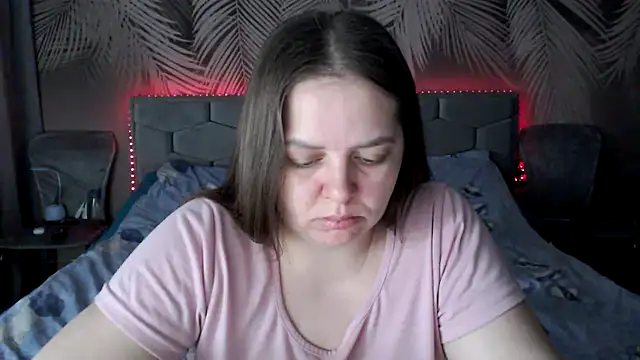 uliastar online show from 04-15-26, 05:14