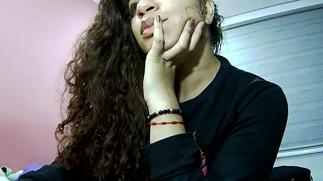 Snapshot of gatubelahot chatting on 10-28-25, 02:15 gatubelahot online show from 10-28-25, 02:15