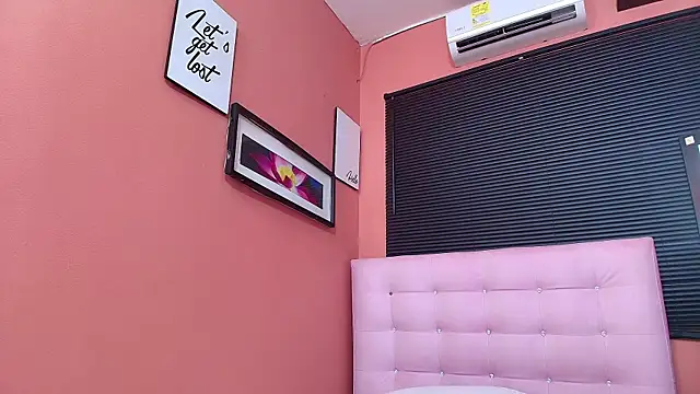 Snapshot of kinkylittlegirll chatting on 12-12-24, 05:37 kinkylittlegirll online show from 12-12-24, 05:37