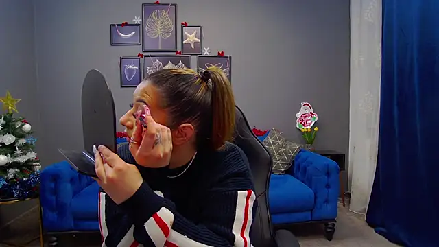 Snapshot of Katewalker_ chatting on 12-17-24, 06:09 Katewalker online show from 12-17-24, 06:09