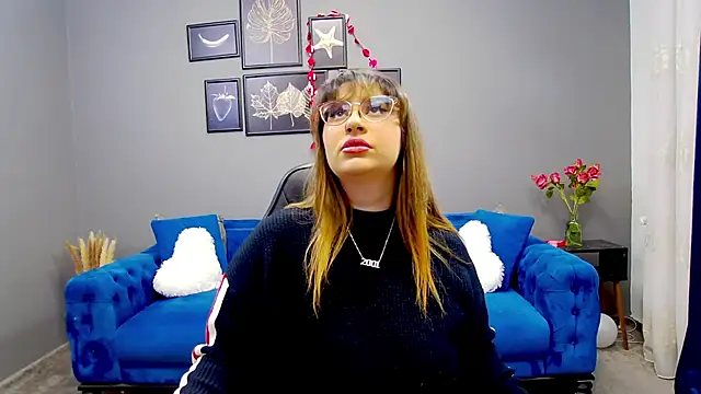 Snapshot of Katewalker_ chatting on 02-19-25, 06:10 Katewalker online show from 02-19-25, 06:10