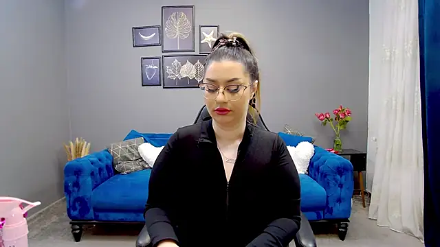 Snapshot of Katewalker_ chatting on 02-26-25, 06:21 Katewalker online show from 02-26-25, 06:21