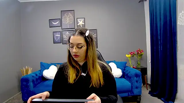 Snapshot of Katewalker_ chatting on 03-13-25, 06:12 Katewalker online show from 03-13-25, 06:12