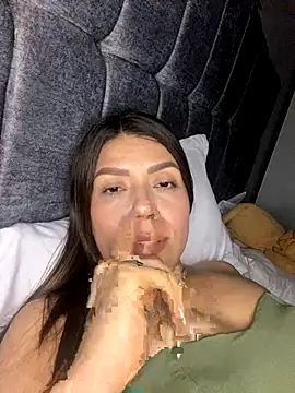 martina contreras online show from 11-16-25, 02:06