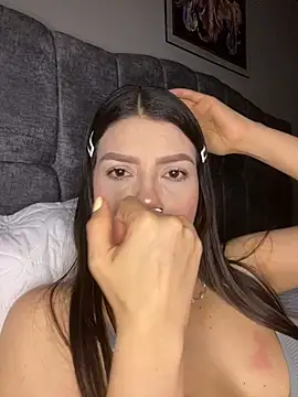 martina contreras online show from 06-12-26, 07:18
