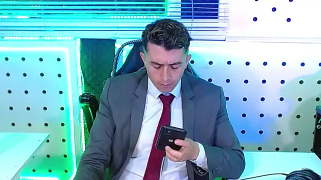 Darko0717 online show from 11-06-25, 12:39