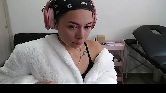 MommyMiaWs online show from 03-05-25, 04:24