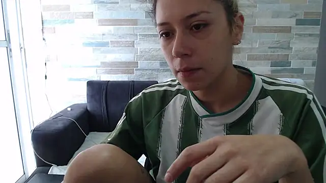 MommyMiaWs online show from 10-01-25, 04:02