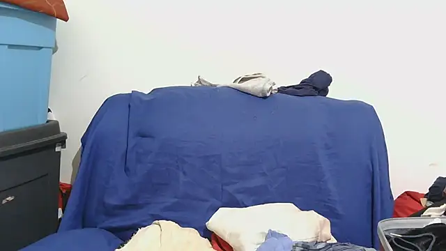 sluttylaura21 online show from 11-17-25, 05:35