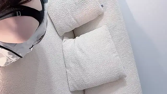 Snapshot of Serena-AU chatting on 10-28-25, 02:53 Serena-AU online show from 10-28-25, 02:53