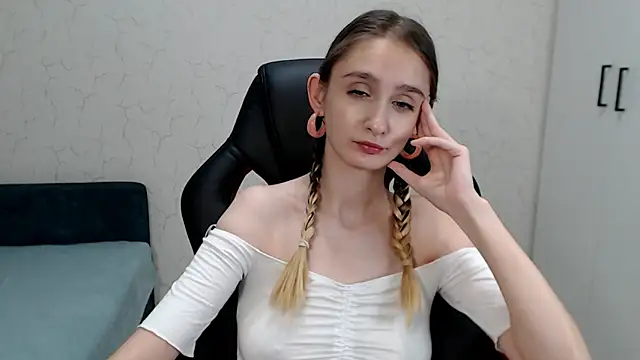 Jackie Morgan online show from 12-22-24, 04:06