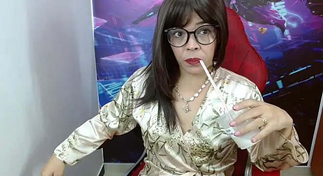 Abril Beltran  online show from 02-09-25, 03:12