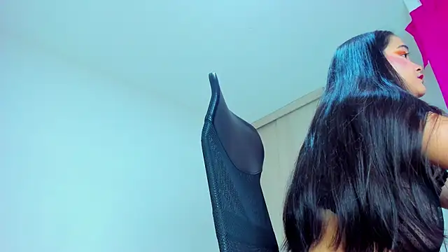 monica little23 online show from 06-01-26, 07:26