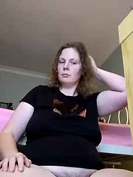 Snapshot of xxSexyBushLinnxx chatting on 12-24-24, 11:00 xxSexyBushLinnxx online show from 12-24-24, 11:00