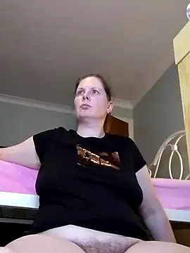 Snapshot of xxSexyBushLinnxx chatting on 12-25-24, 08:07 xxSexyBushLinnxx online show from 12-25-24, 08:07