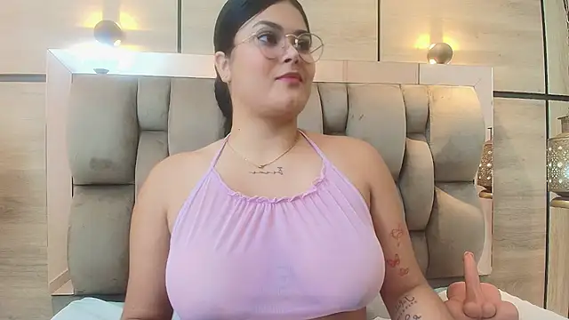 Snapshot of im_mou_ chatting on 09-17-25, 12:51 im mou online show from 09-17-25, 12:51