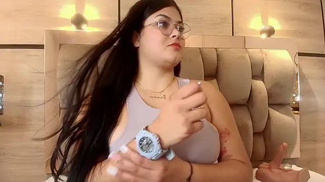 Snapshot of im_mou_ chatting on 10-25-25, 12:56 im mou online show from 10-25-25, 12:56