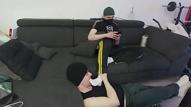 Snapshot of FunBoyPassiv chatting on 03-07-26, 03:47 FunBoyPassiv online show from 03-07-26, 03:47