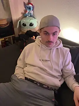 Snapshot of FunBoyPassiv chatting on 04-03-26, 03:48 FunBoyPassiv online show from 04-03-26, 03:48