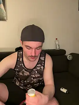 Snapshot of FunBoyPassiv chatting on 04-04-26, 12:20 FunBoyPassiv online show from 04-04-26, 12:20