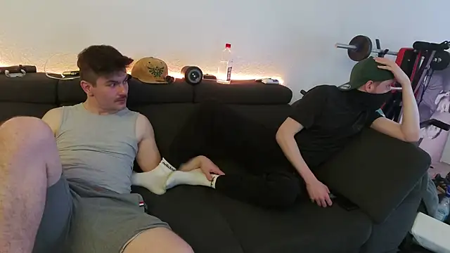 Snapshot of FunBoyPassiv chatting on 04-12-26, 06:29 FunBoyPassiv online show from 04-12-26, 06:29