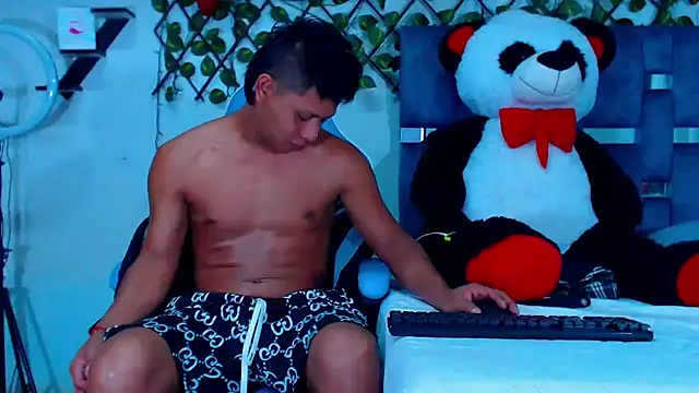 Snapshot of Hakim_prettynigg chatting on 11-07-25, 03:45 Hakim prettynigg online show from 11-07-25, 03:45