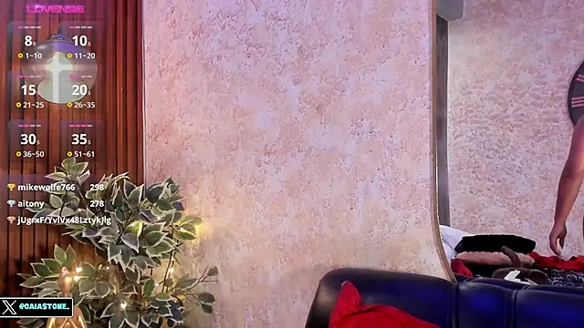 Snapshot of Gaia_Stone chatting on 12-30-24, 07:11 Gaia Stone online show from 12-30-24, 07:11