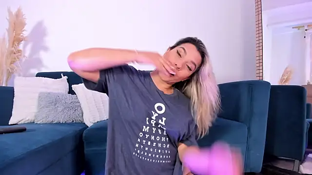 Snapshot of Gaia_Stone chatting on 02-16-25, 10:43 Gaia Stone online show from 02-16-25, 10:43