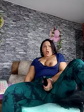 Snapshot of Danna_Paolaa_ chatting on 02-05-25, 06:46 Danna Paolaa  online show from 02-05-25, 06:46