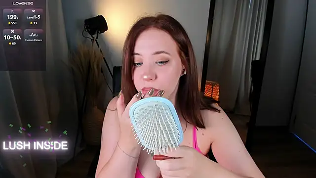 Snapshot of Pretty_Alison chatting on 10-05-25, 01:53 Pretty Alison online show from 10-05-25, 01:53