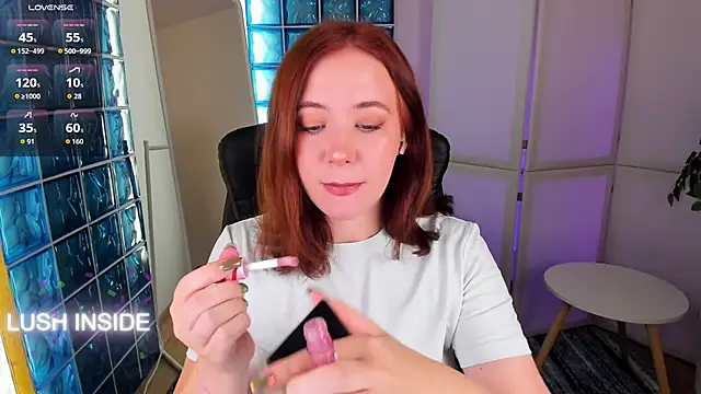 Snapshot of Pretty_Alison chatting on 10-08-25, 02:04 Pretty Alison online show from 10-08-25, 02:04