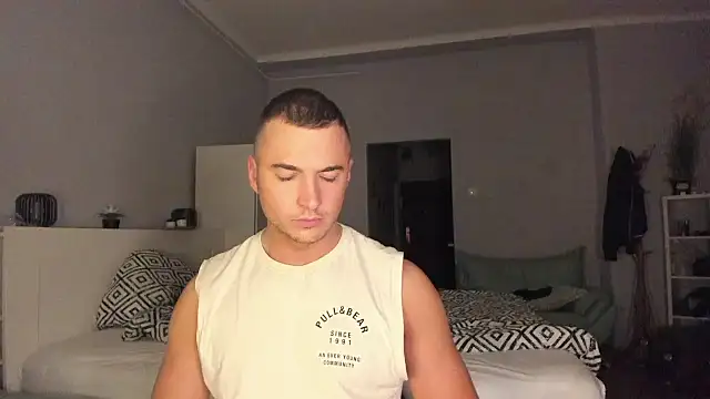 Snapshot of paulblack21 chatting on 11-20-25, 09:47 paulblack21 online show from 11-20-25, 09:47