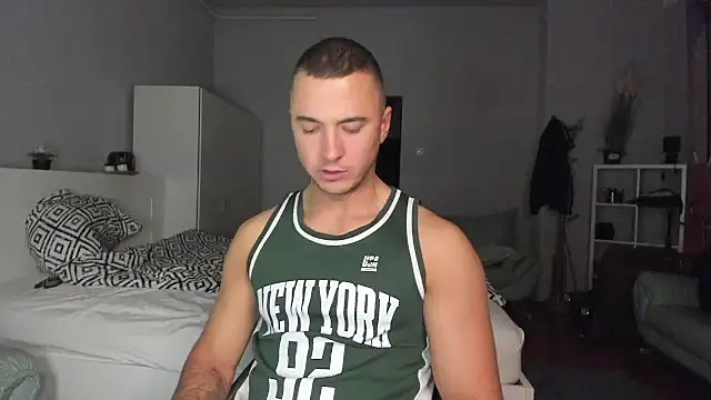 Snapshot of paulblack21 chatting on 11-21-25, 07:56 paulblack21 online show from 11-21-25, 07:56