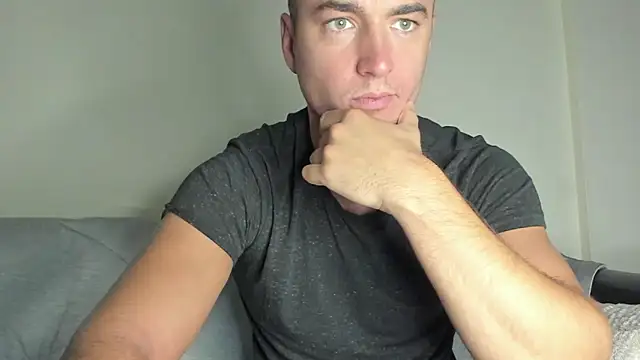 Snapshot of paulblack21 chatting on 01-13-26, 12:05 paulblack21 online show from 01-13-26, 12:05